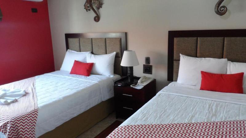 Ramada Tikal Isla De Flores Hotel Экстерьер фото