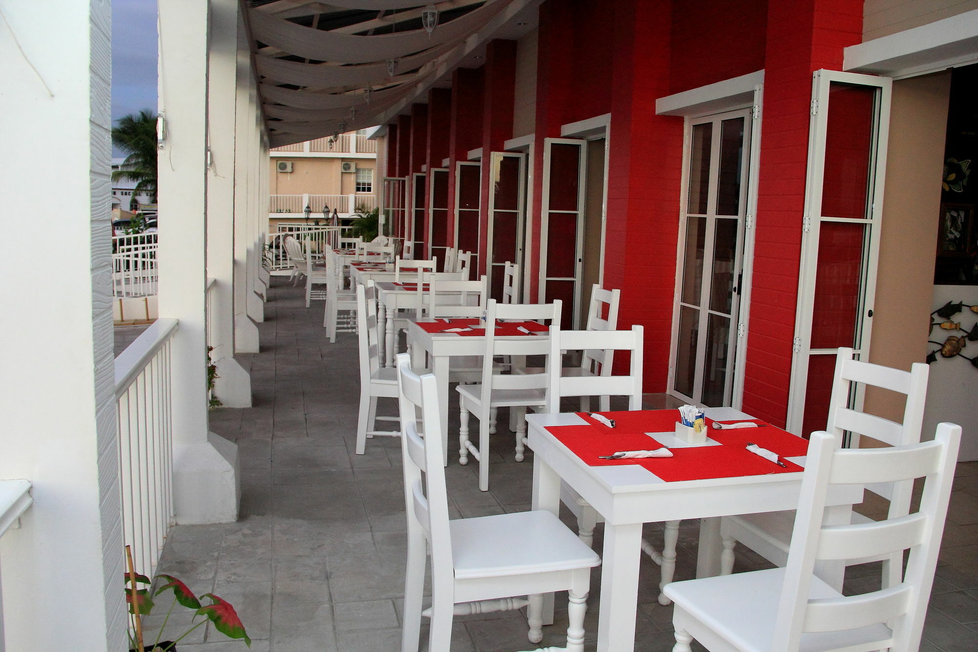 Ramada Tikal Isla De Flores Hotel Экстерьер фото